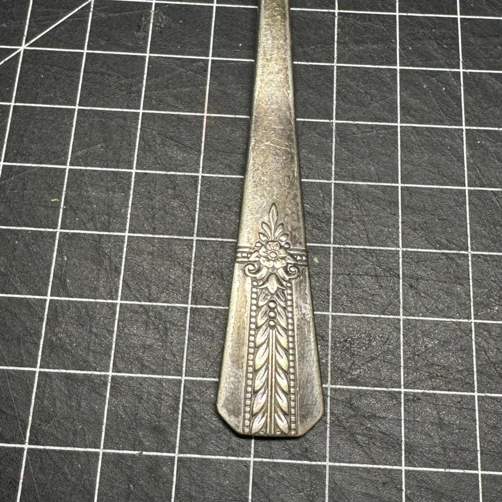 Vintage Vernon Silver Plate Dinner Fork Art Deco Floral Pattern 7.5 Inch